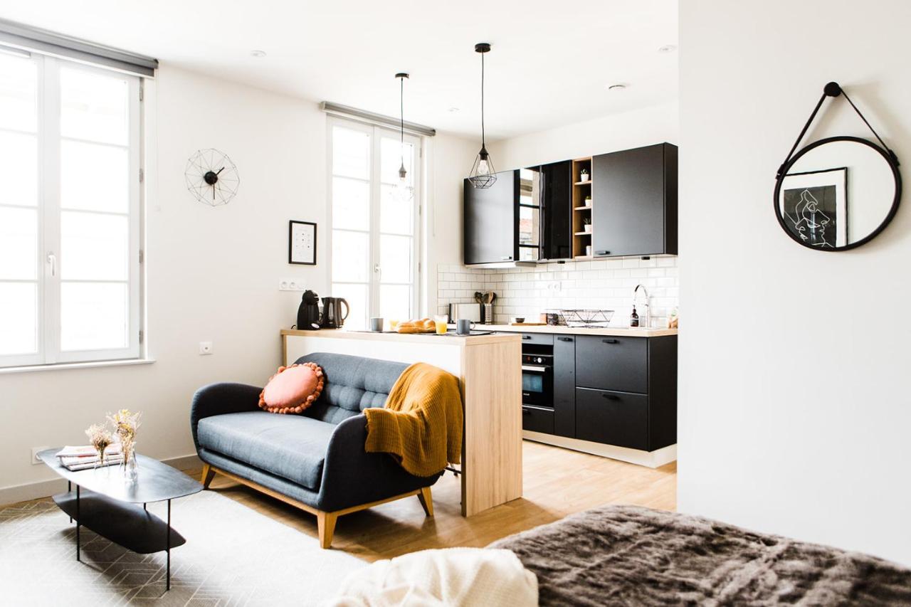 L'Audacieux Studio Lumineux Renove Et Equipe En Centre Ville Фонтене-ле-Комт Экстерьер фото